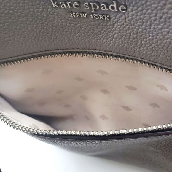 Kate Spade New York "Jackson" top zip leather crossbody bag. P62 - Picture 4 of 10